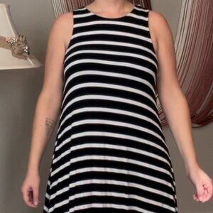 Old Navy Swing Dress Black and White Size Large